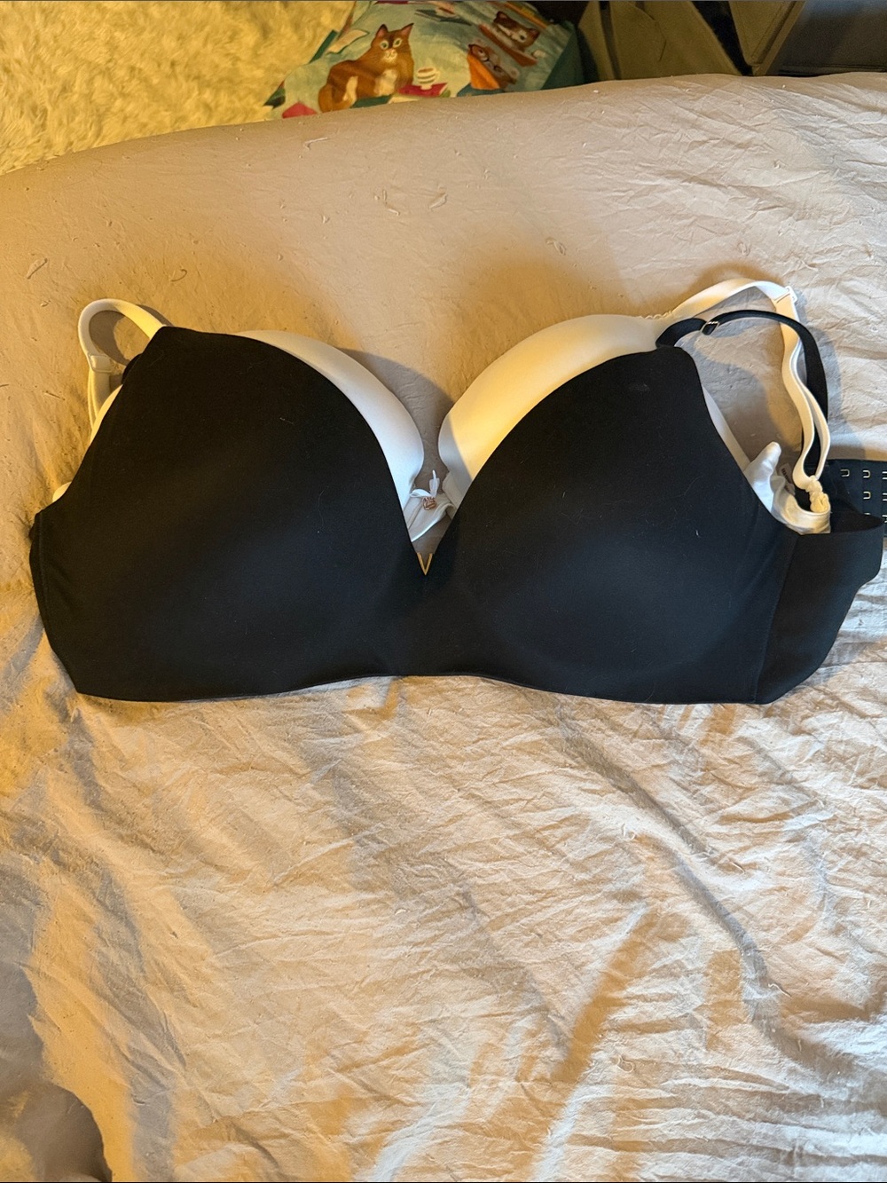 Victoria’s Secret push up bra bundle- black and white